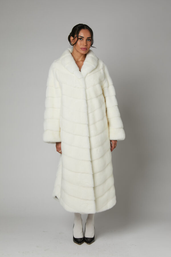 24/25 cappotto in visone a lavorazione obliqua bianco - immagine 2