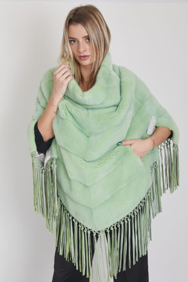 24/25 poncho in visone con frange menta - immagine 3