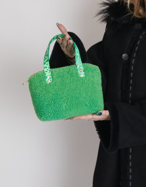 24/25 Mini bag in shearling verde