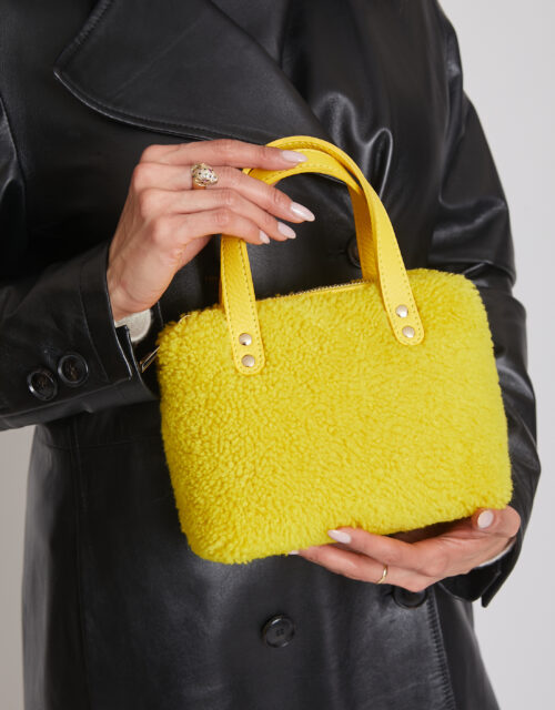 24/25 Mini bag in shearling giallo