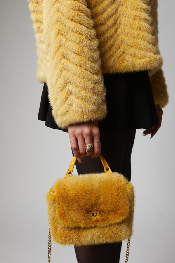 24/25 Mini bag in visone mustard