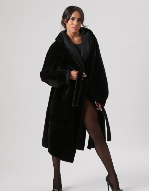 25/26 Cappotto maxi in shearling epilato colore nero