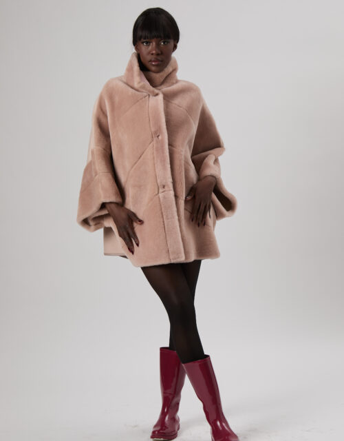 25/26 Poncho in shearling epilato con retro in cashmere rosa antico reversibile