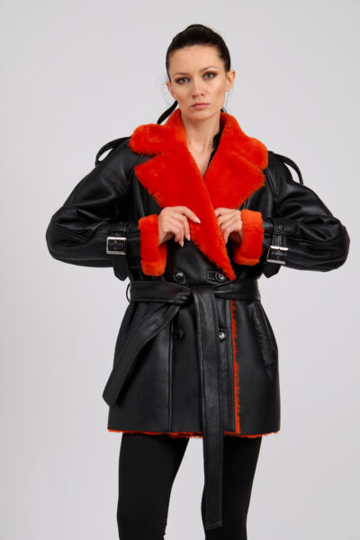26/27 Cappotto in shearling nappato colore nero e arancione