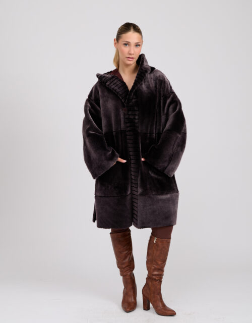26/27 Cappotto in shearling epilato colore acai scamosciato burgundy