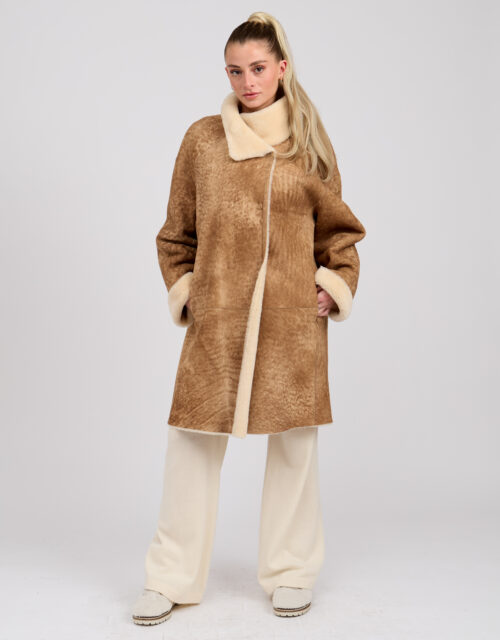 26/27 Cappotto in shearling nappato colore cuoio