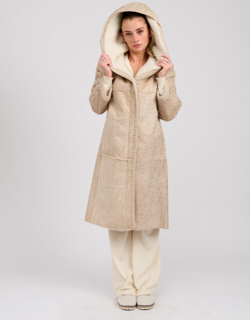 26/27 Cappotto in shearling nappato cappuccio e bordure in mohair colore beige