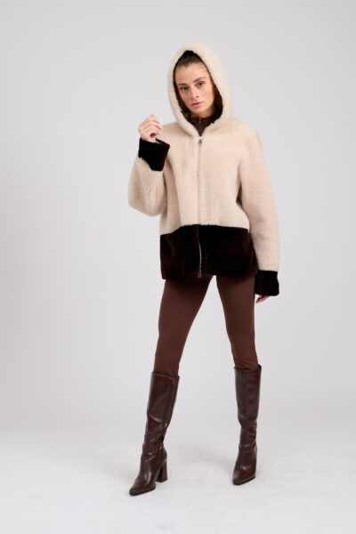 26/27 Giubbotto in shearling epilato bicolore panna e burgundy